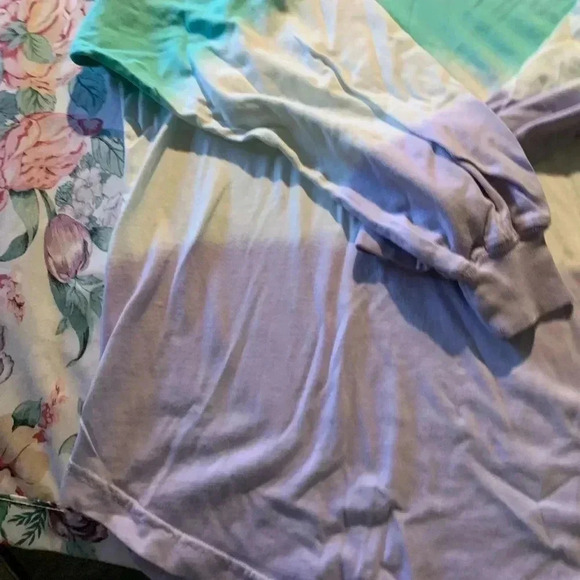 Spirit Jersey Womenโs  Long Sleeve Three Shades of color Top Size XS - Picture 2 of 7